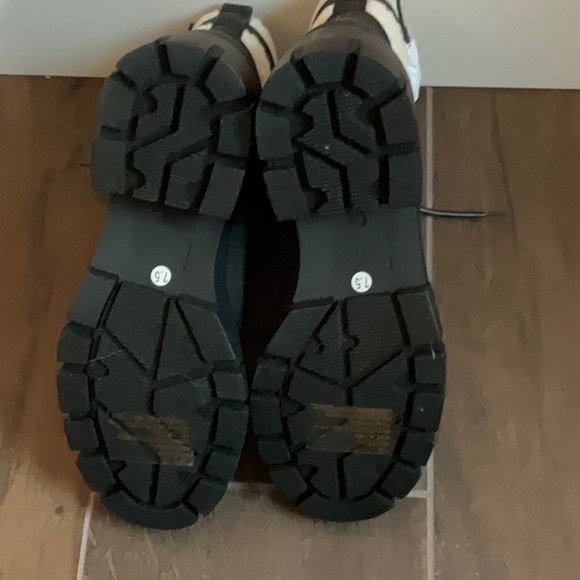 Mia Coen Black Shearling Boots - Picture 9 of 11